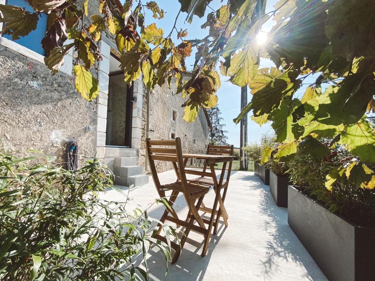 La Parenthese, Joli Studio Avec Terrasse Valeuil Bagian luar foto