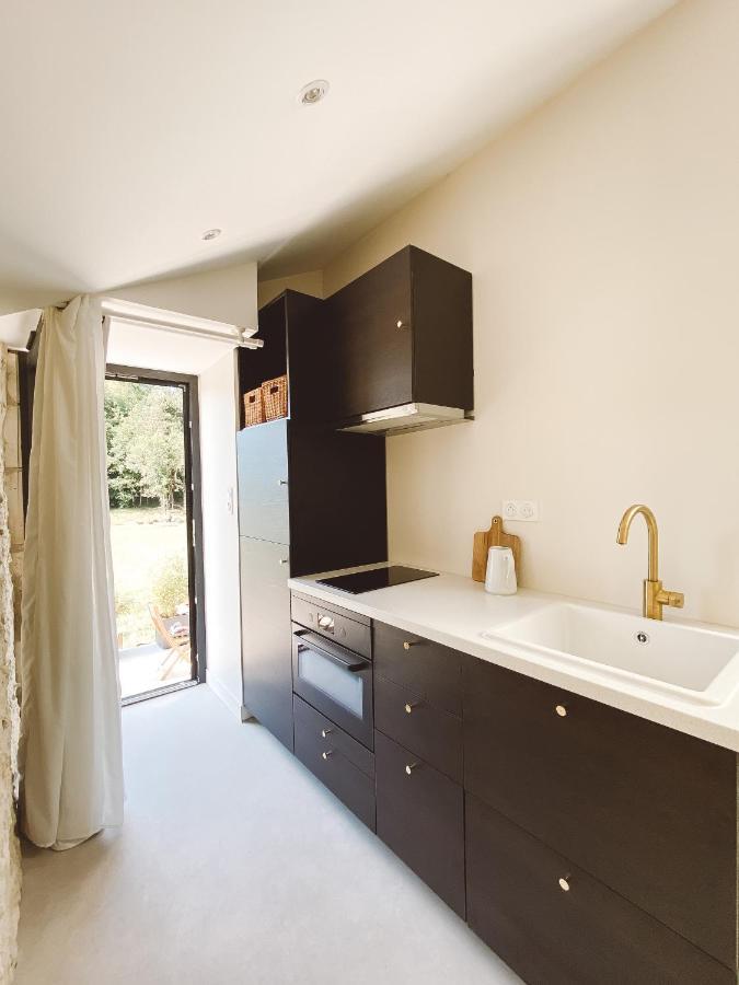La Parenthese, Joli Studio Avec Terrasse Valeuil Bagian luar foto