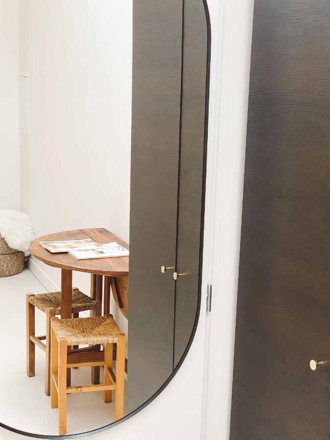 La Parenthese, Joli Studio Avec Terrasse Valeuil Bagian luar foto